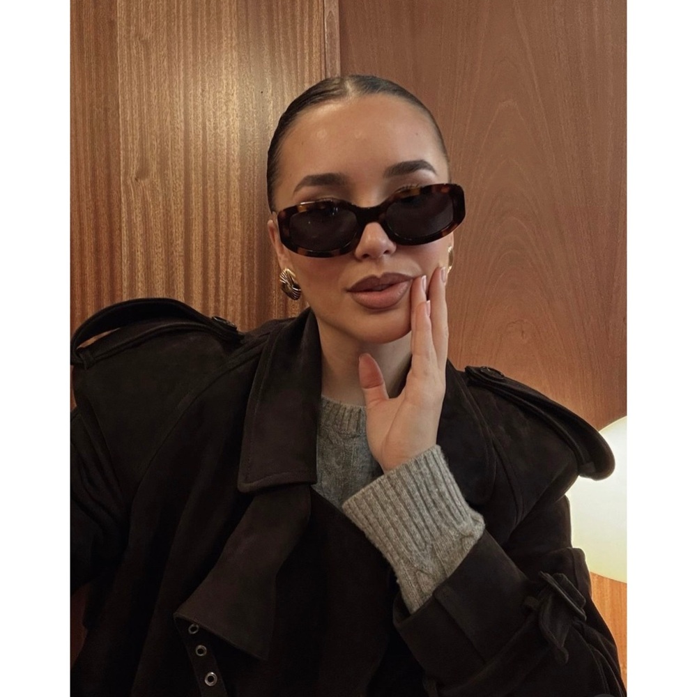 Vehla “INDI” sunglasses in tort/smoke - Picture 2 of 3